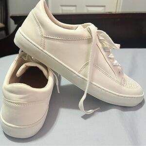 Banana Republic- size 8.5 - brand new - white